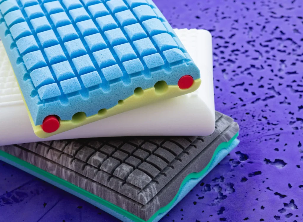Anime di guanciali in memory foam e altri materiali.